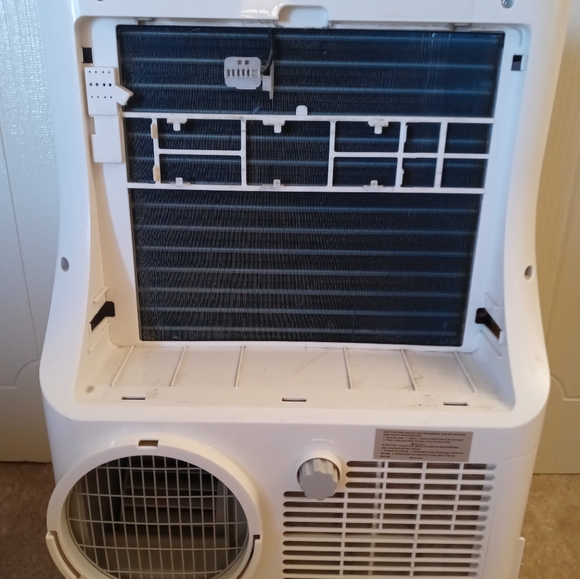 Danby Portable Air Conditioner - Picture 6 of 7